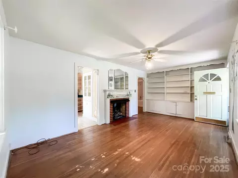 Living - 310 E Houston St, Monroe, NC 28112 photo 2 of 4