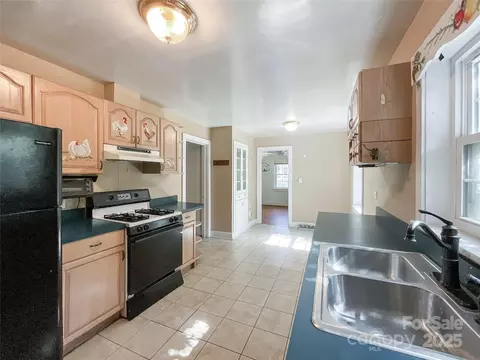 Kitchen - 310 E Houston St, Monroe, NC 28112 photo 6 of 6