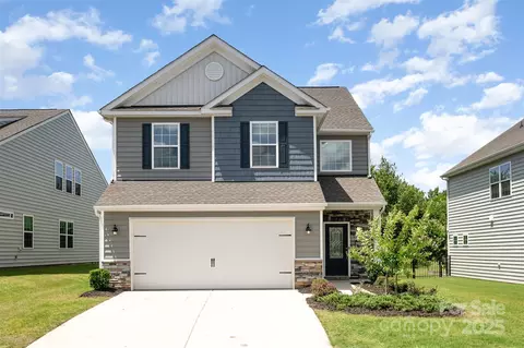 12912 Canterbury Castle Dr, Charlotte, NC 28273