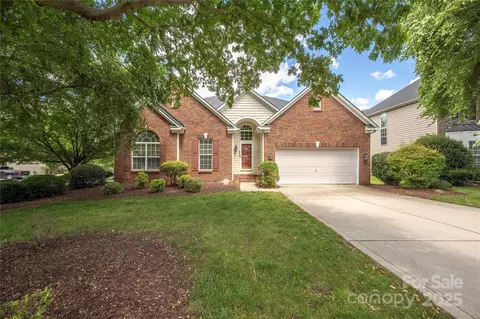 14103 Hiawatha Ct, Huntersville, NC 28078