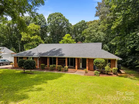 324 Swamp Fox Dr, Fort Mill, SC 29715