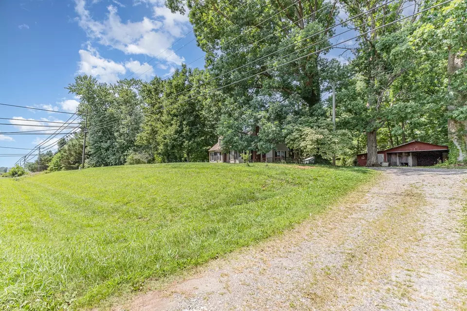 Exterior - 3891 Wilkesboro Hwy, Statesville, NC 28625 photo 2 of 4