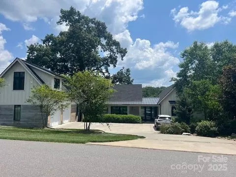 25 Wandering Oaks Way, Asheville, NC 28805
