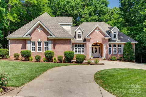 125 Highland Forest Dr, Clover, SC 29710