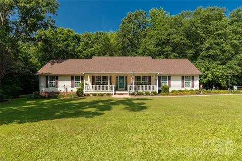 637 Freemont Dr, Lancaster, SC 29720 photo 2