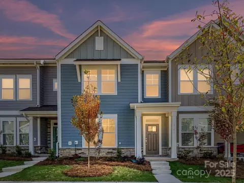 10142 Mamillion Dr, Huntersville, NC 28078