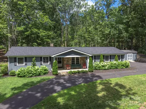 22 Glen Cove Rd, Arden, NC 28704