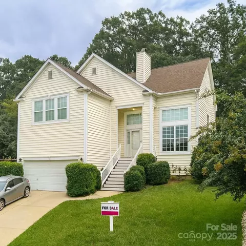 220 Holmes Ct, Concord, NC 28027