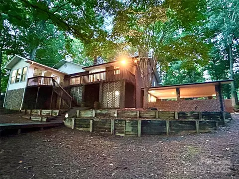 143 Uwharrie 10801081 Ct #1080,1081, Mount Gilead, NC 27306