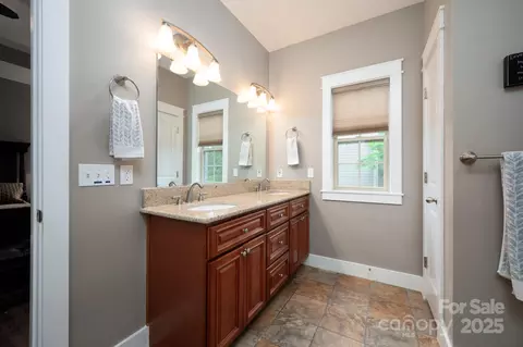59 Ledgestone Dr, Fairview, NC 28730 photo 15