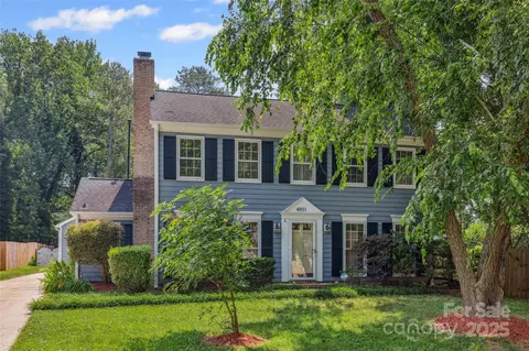 4911 Rivergreen Ln, Charlotte, NC 28227