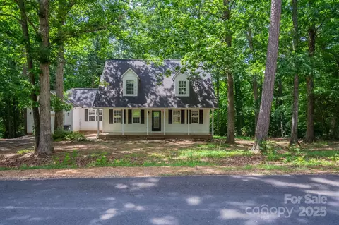 203 Hickory Wood Dr, Kannapolis, NC 28083
