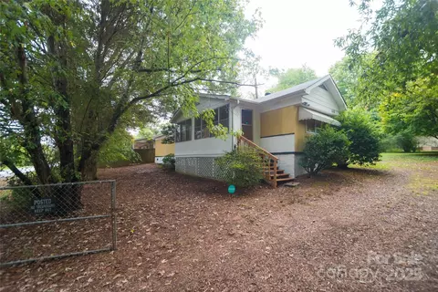 1409 Turner Dr, Gastonia, NC 28052