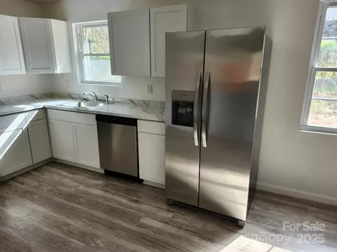 Kitchen - 2448 Cambridge Dr, Lancaster, SC 29720 photo 4 of 4