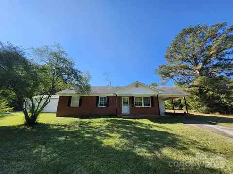 2448 Cambridge Dr, Lancaster, SC 29720
