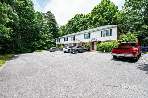 Exterior - 1009 22nd Ne A-e St NE #A-E, Hickory, NC 28601 photo 1 of 7