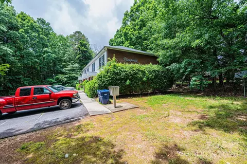 Exterior - 1009 22nd Ne A-e St NE #A-E, Hickory, NC 28601 photo 2 of 7