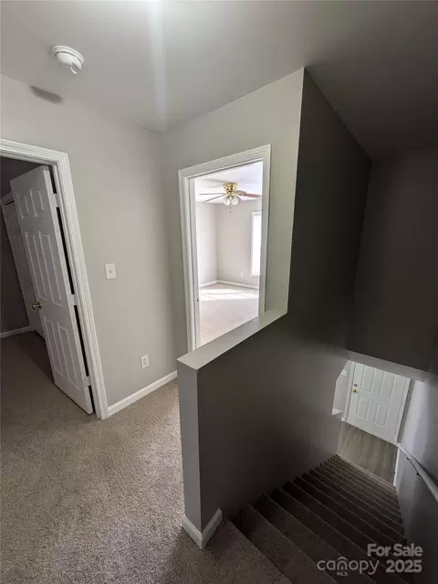 Entry Way - 1009 22nd Ne A-e St NE #A-E, Hickory, NC 28601 photo 1 of 1