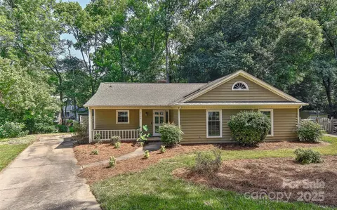 2706 Bremer Ct, Charlotte, NC 28210