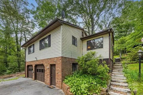 108 Deer Run Rd, Mills River, NC 28759