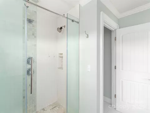 Bath - 3355 Thickety Rd, Clyde, NC 28721 photo 3 of 4