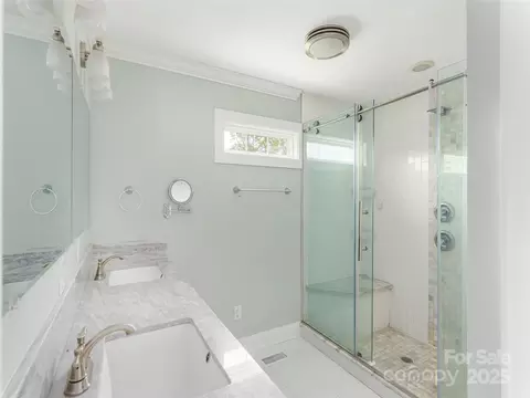 Bath - 3355 Thickety Rd, Clyde, NC 28721 photo 2 of 4