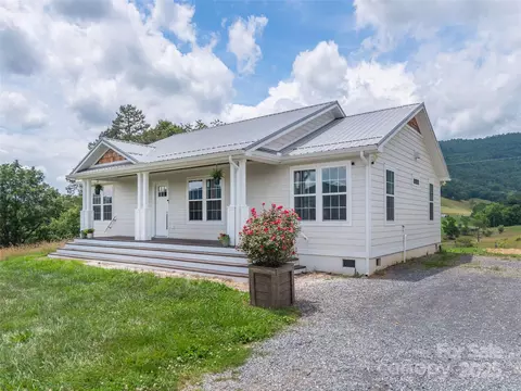 3355 Thickety Rd, Clyde, NC 28721