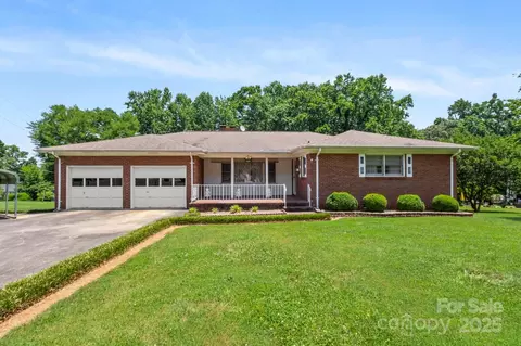 128 Howie St, Mount Holly, NC 28120