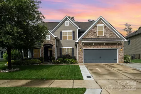 183 Canoe Pole Ln, Mooresville, NC 28117