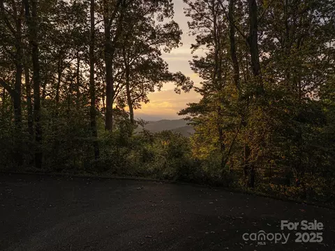 15 Casta Way, Asheville, NC 28803