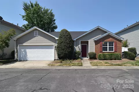8655 Meadowmont View Dr, Charlotte, NC 28269