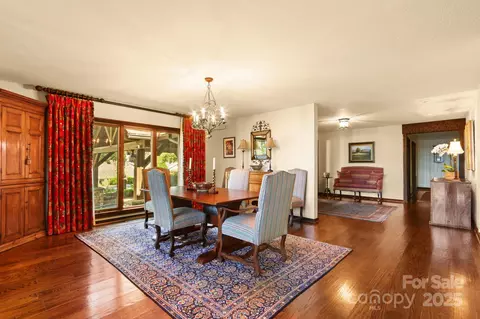Dining - 1730 Hickory, Boone, NC 28607 photo 2 of 3