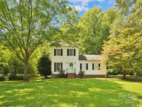 5828 Wilora Lake Rd, Charlotte, NC 28212