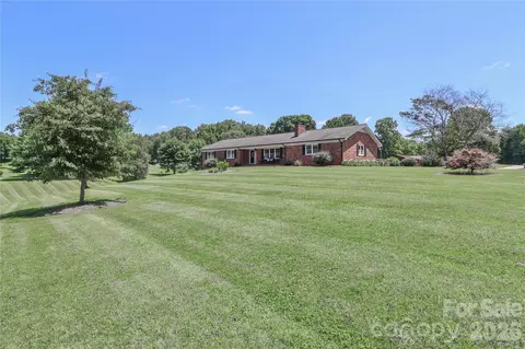 116 Deer Trail Rd, Statesville, NC 28677
