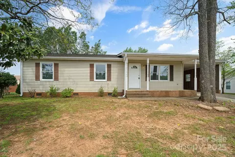 120 Tower Dr, Statesville, NC 28677