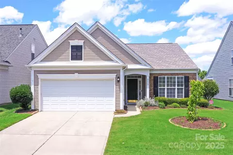 8409 Darcy Hopkins Dr, Charlotte, NC 28277