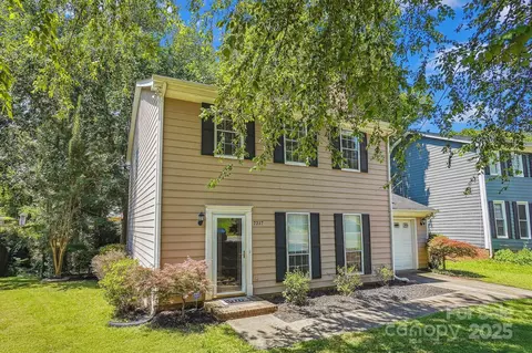 7217 Rena Mae Ln, Charlotte, NC 28227