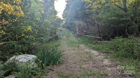 2592 Boyd Rd, Blackstock, SC 29014