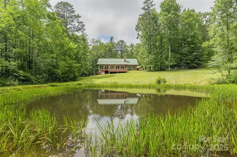 288 Hard To Find Dr, Brevard, NC 28712