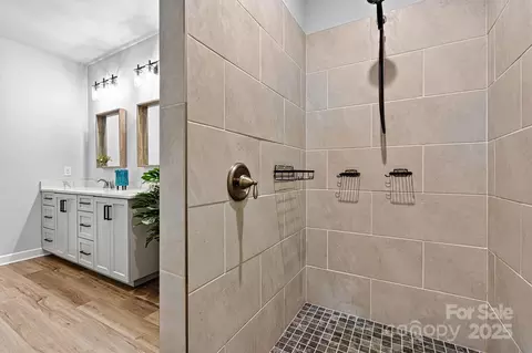Bath - 237 Mariposa Rd, Stanley, NC 28164 photo 3 of 4