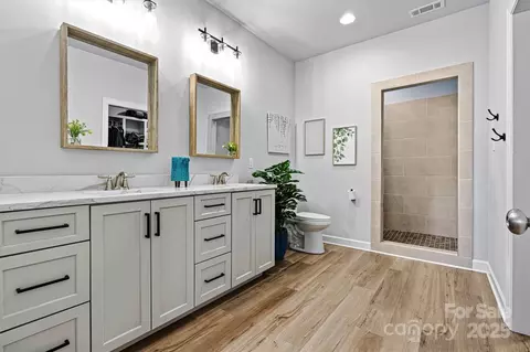 Bath - 237 Mariposa Rd, Stanley, NC 28164 photo 1 of 4