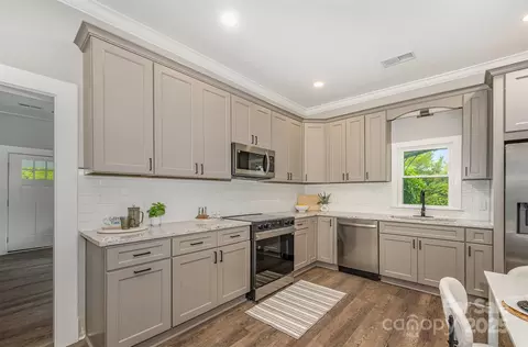 201 Valley St, Stanley, NC 28164