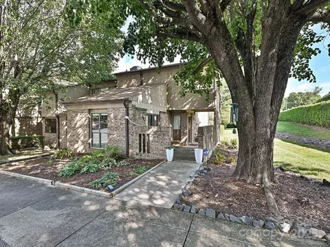7916 Charter Oak Ln, Charlotte, NC 28226