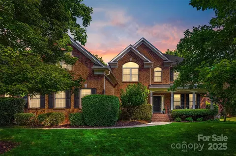 8102 Bergen Ct, Waxhaw, NC 28173