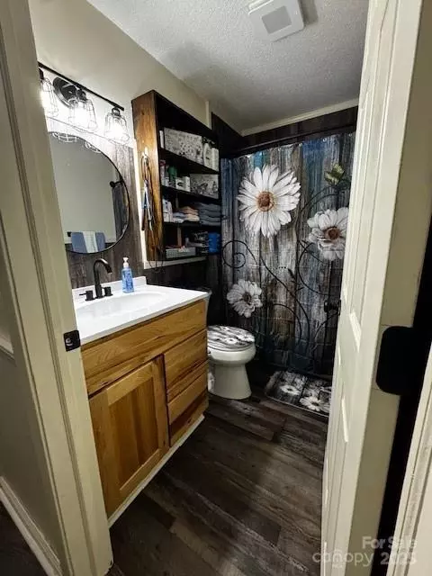 Bath - 3375 Shepherd Rd, Maiden, NC 28650 photo 2 of 2