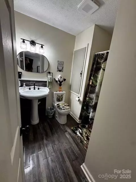 Bath - 3375 Shepherd Rd, Maiden, NC 28650 photo 1 of 2