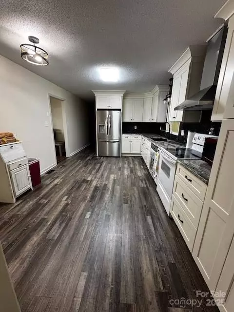 Kitchen - 3375 Shepherd Rd, Maiden, NC 28650 photo 2 of 2