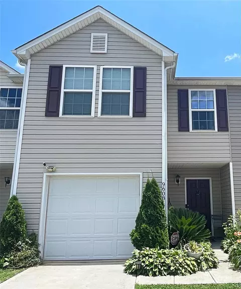 9608 Brackenview Ct, Charlotte, NC 28214