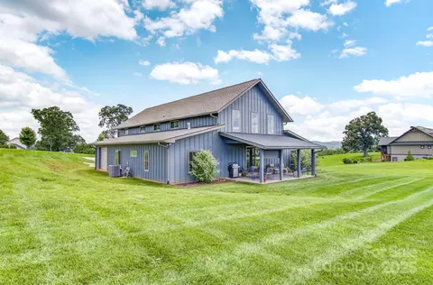 147 Majestic Ridge Rd, Mills River, NC 28759