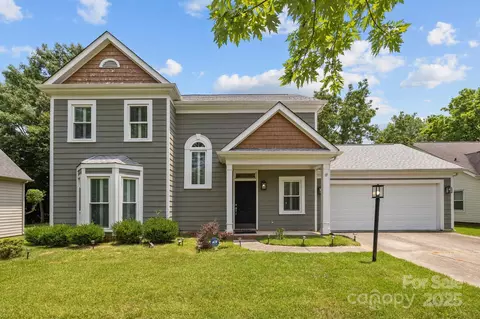 9121 Four Acre Ct, Charlotte, NC 28210